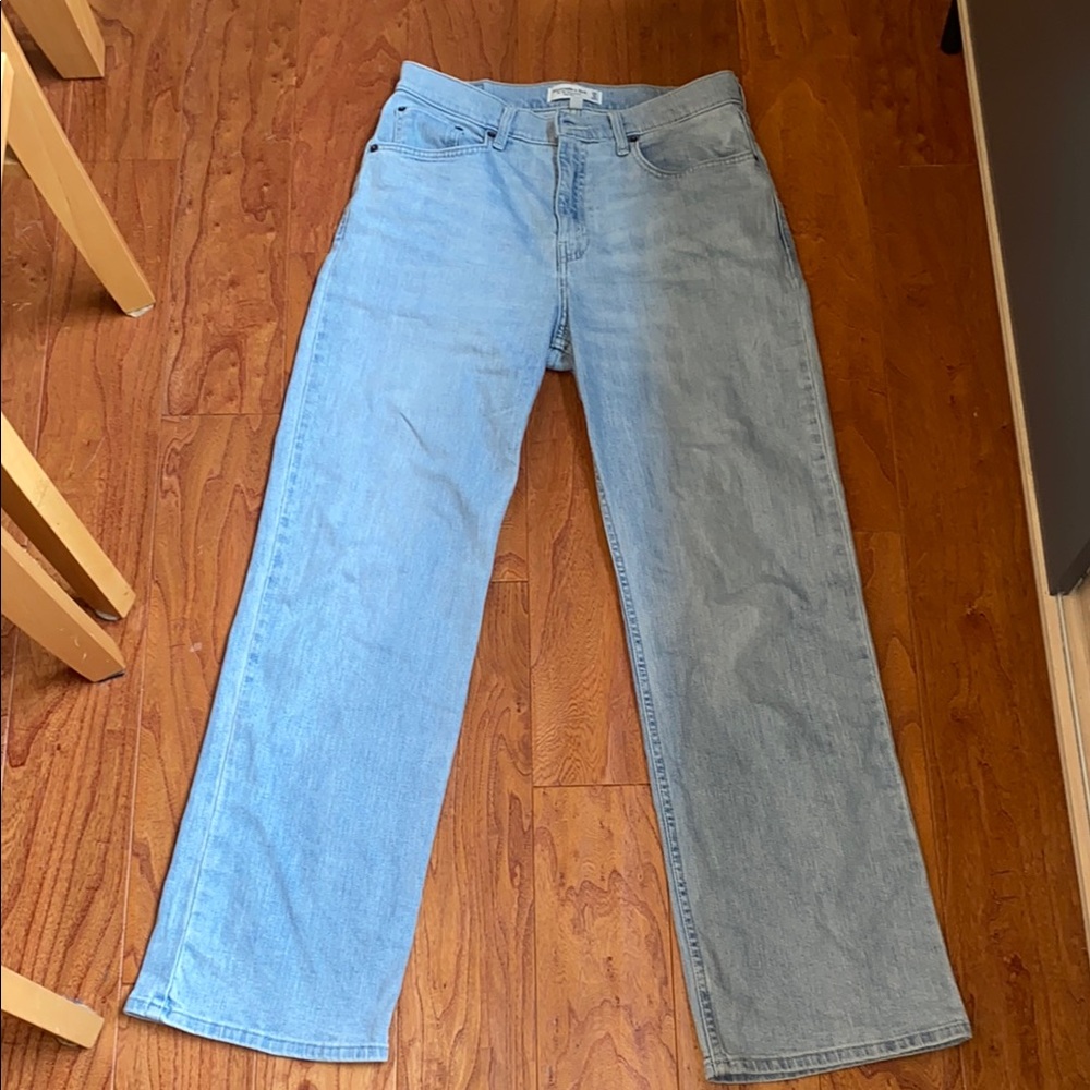 Abercrombie & Fitch High-Rise Straight-Leg Light Blue Jeans curvy love
